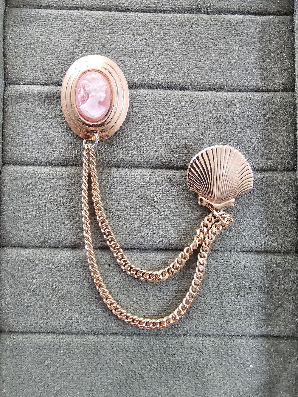 Vintage Cameo Brooch